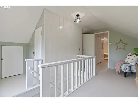 2715 Se 49th Avenue Portland OR 97206