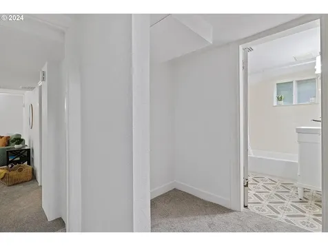 2715 Se 49th Avenue Portland OR 97206