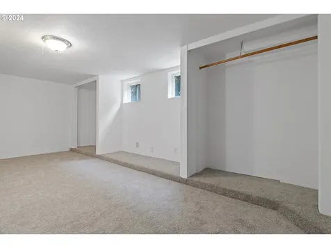 2715 Se 49th Avenue Portland OR 97206