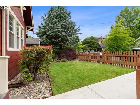 2715 Se 49th Avenue Portland OR 97206
