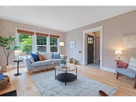 2715 Se 49th Avenue Portland OR 97206