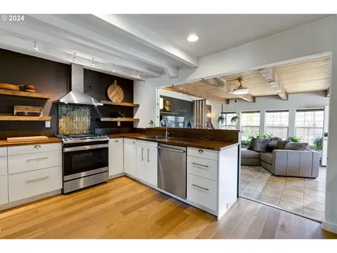 555 E Exeter Street Gladstone OR 97027