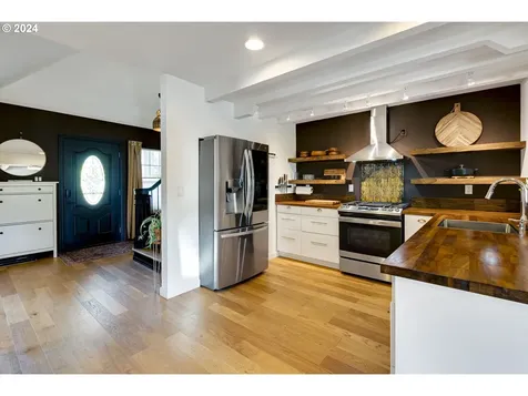 555 E Exeter Street Gladstone OR 97027