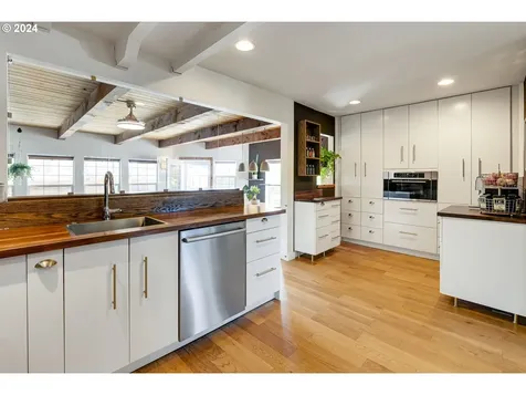 555 E Exeter Street Gladstone OR 97027