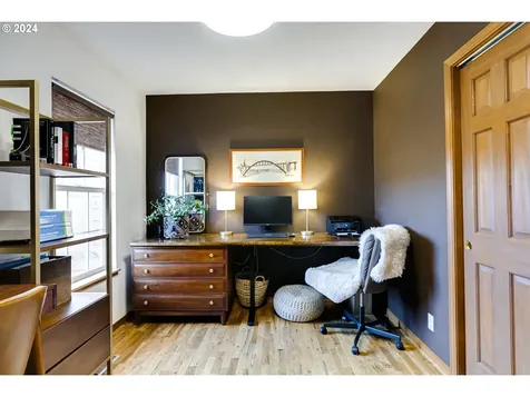 555 E Exeter Street Gladstone OR 97027