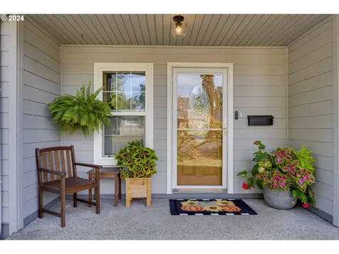 555 E Exeter Street Gladstone OR 97027