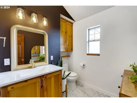 555 E Exeter Street Gladstone OR 97027