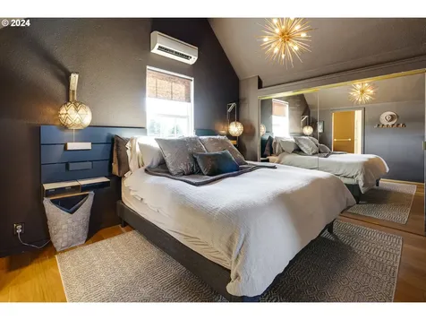 555 E Exeter Street Gladstone OR 97027
