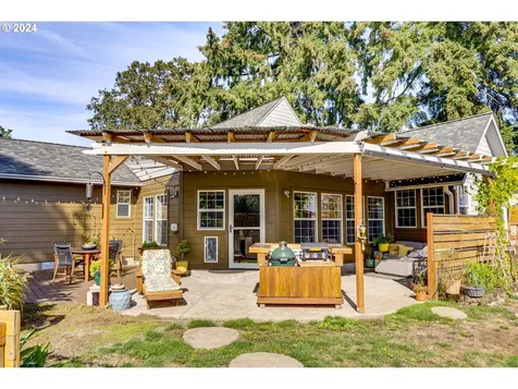 555 E Exeter Street Gladstone OR 97027