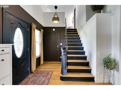 555 E Exeter Street Gladstone OR 97027