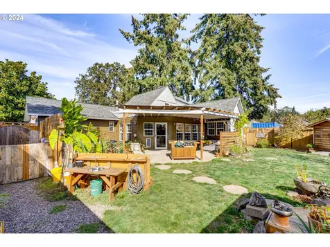 555 E Exeter Street Gladstone OR 97027