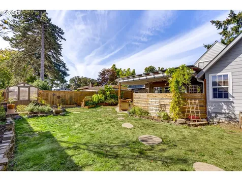 555 E Exeter Street Gladstone OR 97027