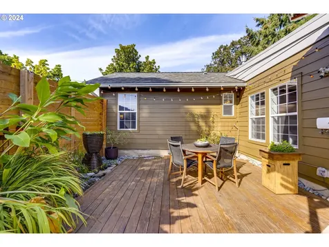555 E Exeter Street Gladstone OR 97027