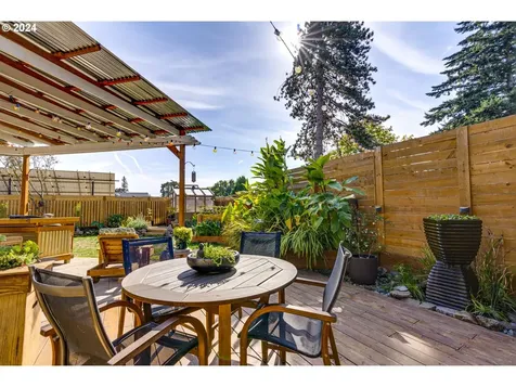 555 E Exeter Street Gladstone OR 97027