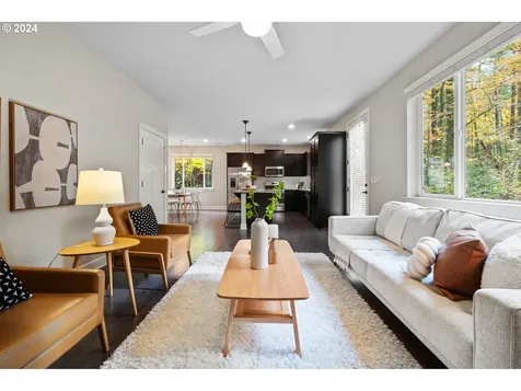 9278 SW Chopin Lane Portland OR 97225