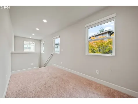 9278 SW Chopin Lane Portland OR 97225