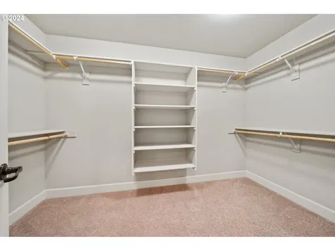 9278 SW Chopin Lane Portland OR 97225