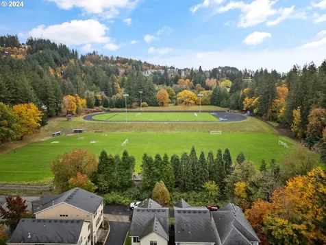 9278 SW Chopin Lane Portland OR 97225