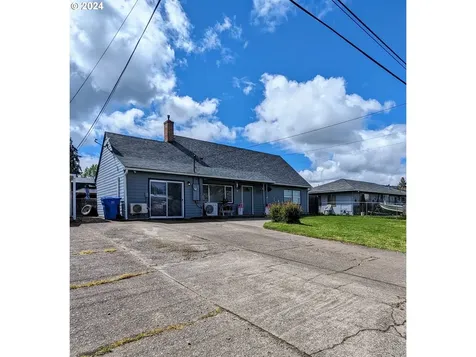261 Sw Ford Avenue Winston OR 97496