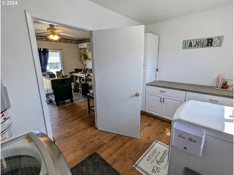 261 Sw Ford Avenue Winston OR 97496