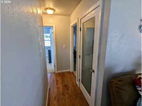 261 Sw Ford Avenue Winston OR 97496