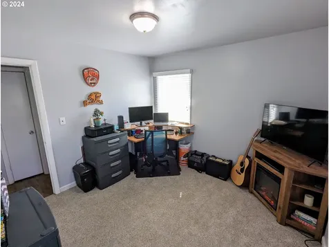 261 Sw Ford Avenue Winston OR 97496