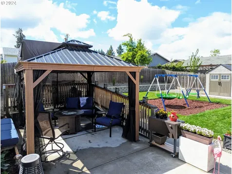 261 Sw Ford Avenue Winston OR 97496