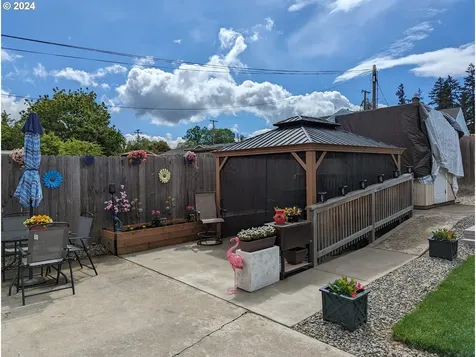 261 Sw Ford Avenue Winston OR 97496
