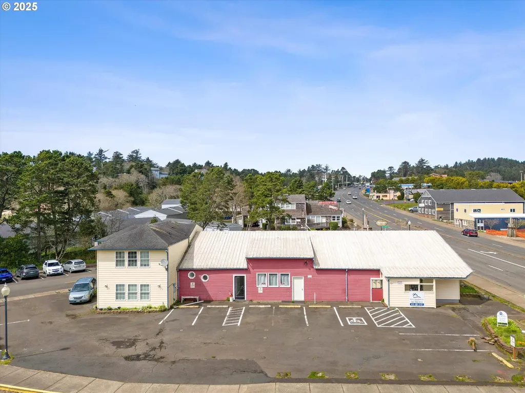 4787 SW Highway 101 Lincoln City OR 97367