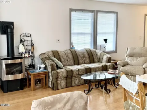 4787 SW Highway 101 Lincoln City OR 97367