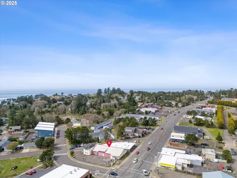 4787 SW Highway 101 Lincoln City OR 97367