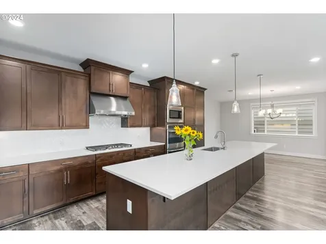 2887 NW Grace Terrace Portland OR 97229