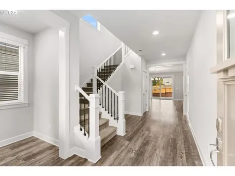 2887 NW Grace Terrace Portland OR 97229