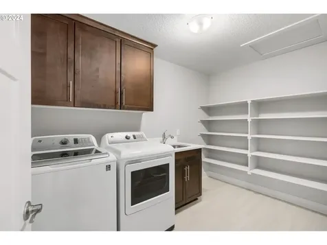 2887 NW Grace Terrace Portland OR 97229