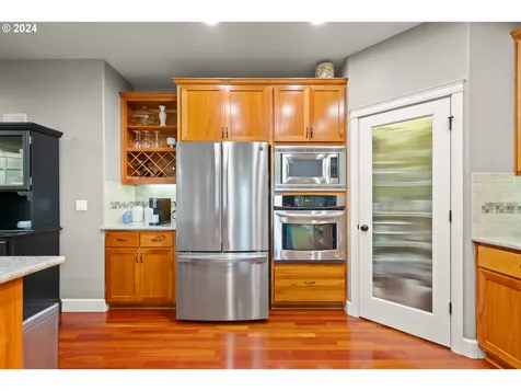 14301 NW 25th Court Vancouver WA 98685