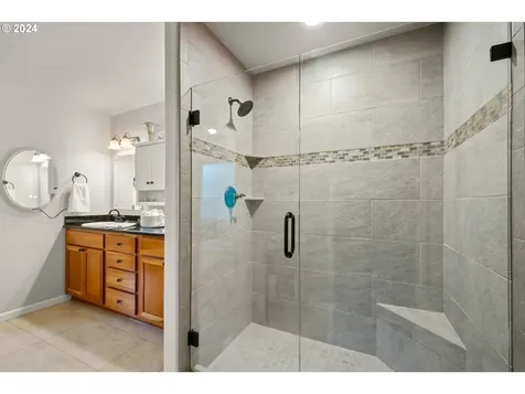 14301 NW 25th Court Vancouver WA 98685