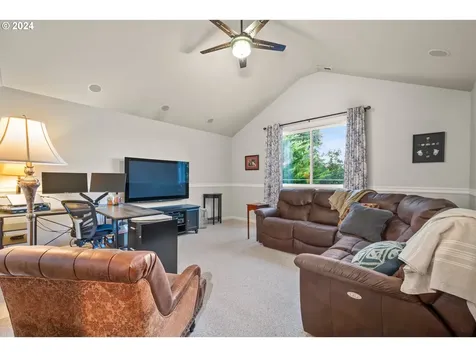 14301 NW 25th Court Vancouver WA 98685