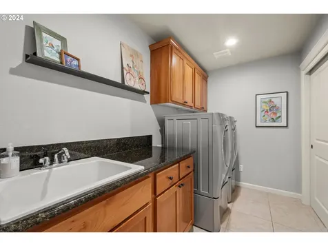 14301 NW 25th Court Vancouver WA 98685