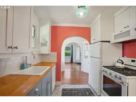 1279 SW Taylors Ferry Road Portland OR 97219