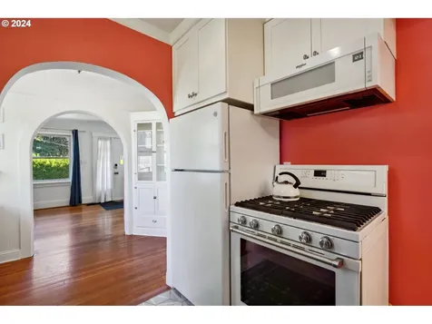 1279 SW Taylors Ferry Road Portland OR 97219