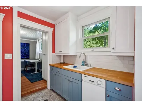 1279 SW Taylors Ferry Road Portland OR 97219