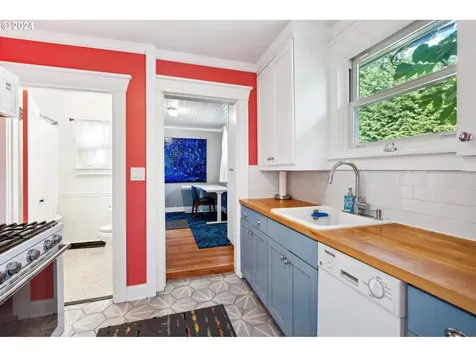 1279 SW Taylors Ferry Road Portland OR 97219