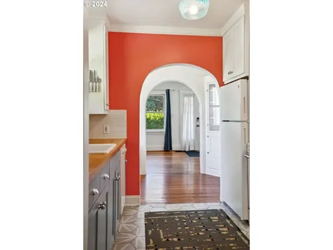1279 SW Taylors Ferry Road Portland OR 97219