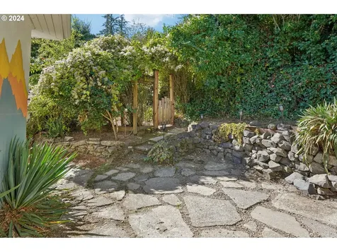 1279 SW Taylors Ferry Road Portland OR 97219
