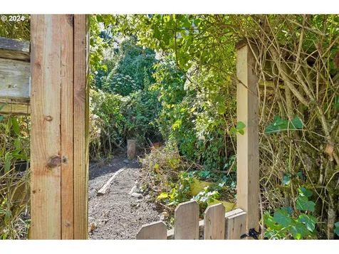 1279 SW Taylors Ferry Road Portland OR 97219