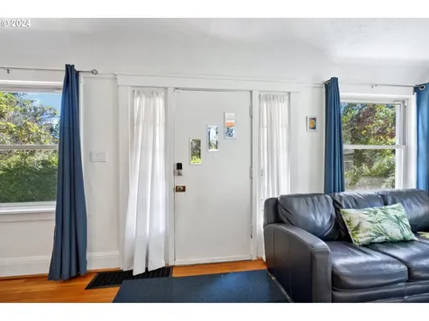 1279 SW Taylors Ferry Road Portland OR 97219