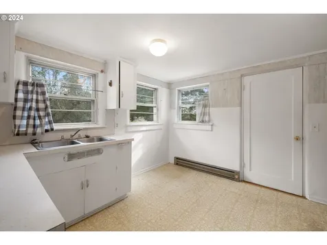 5132 SW Freeman Court Portland OR 97219
