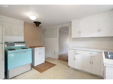5132 SW Freeman Court Portland OR 97219