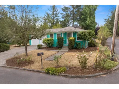 5132 SW Freeman Court Portland OR 97219