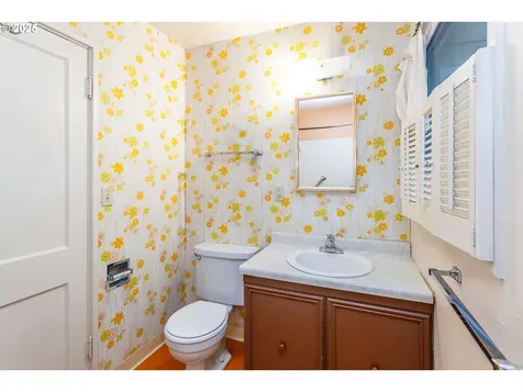 2604 SW Mitchell Court Portland OR 97239